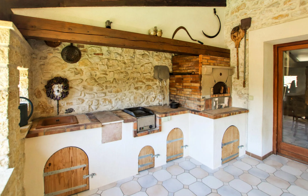 Maison-Bourg-Saint-Andeol-REF7539635